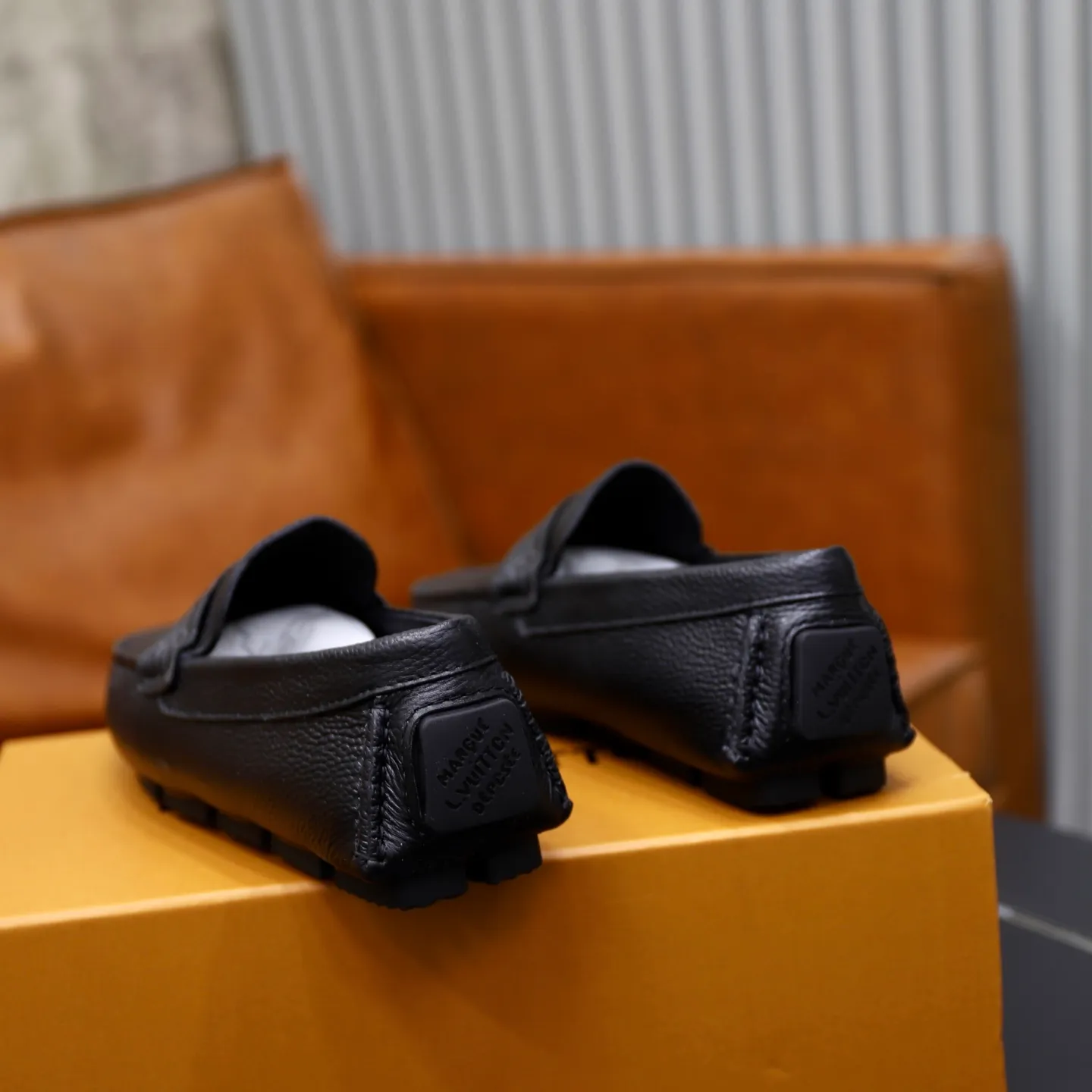 Ex-factory price: 460💰【LV】Louis Vuitton ⚠️High-end men’s driving and pedal series ⚠️38-44 (customized for 45) ⚠️All original cowhide leather! Thick and soft! Made entirely of calfskin lining! Rubber sheet anti-slip beanie sole! Three-dimensional package technology! Fashionable and classic! Handicrafts! Original high quality! Feel free to compare!
